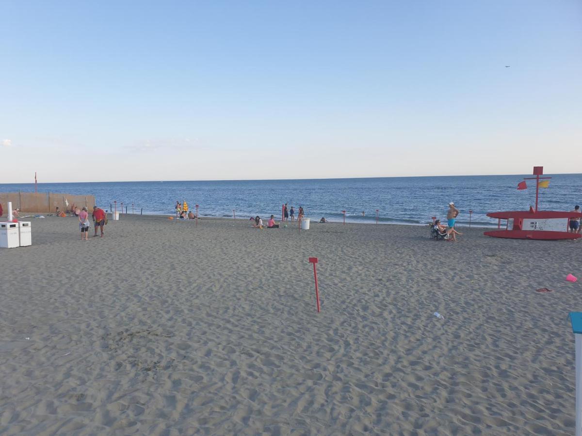 Trilocale Lido Di Roma Apartment Lido di Ostia Ngoại thất bức ảnh