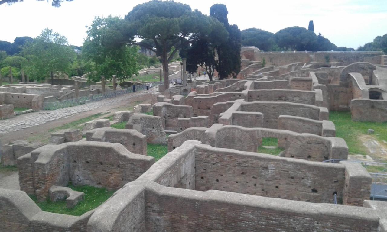 Trilocale Lido Di Roma Apartment Lido di Ostia Ngoại thất bức ảnh